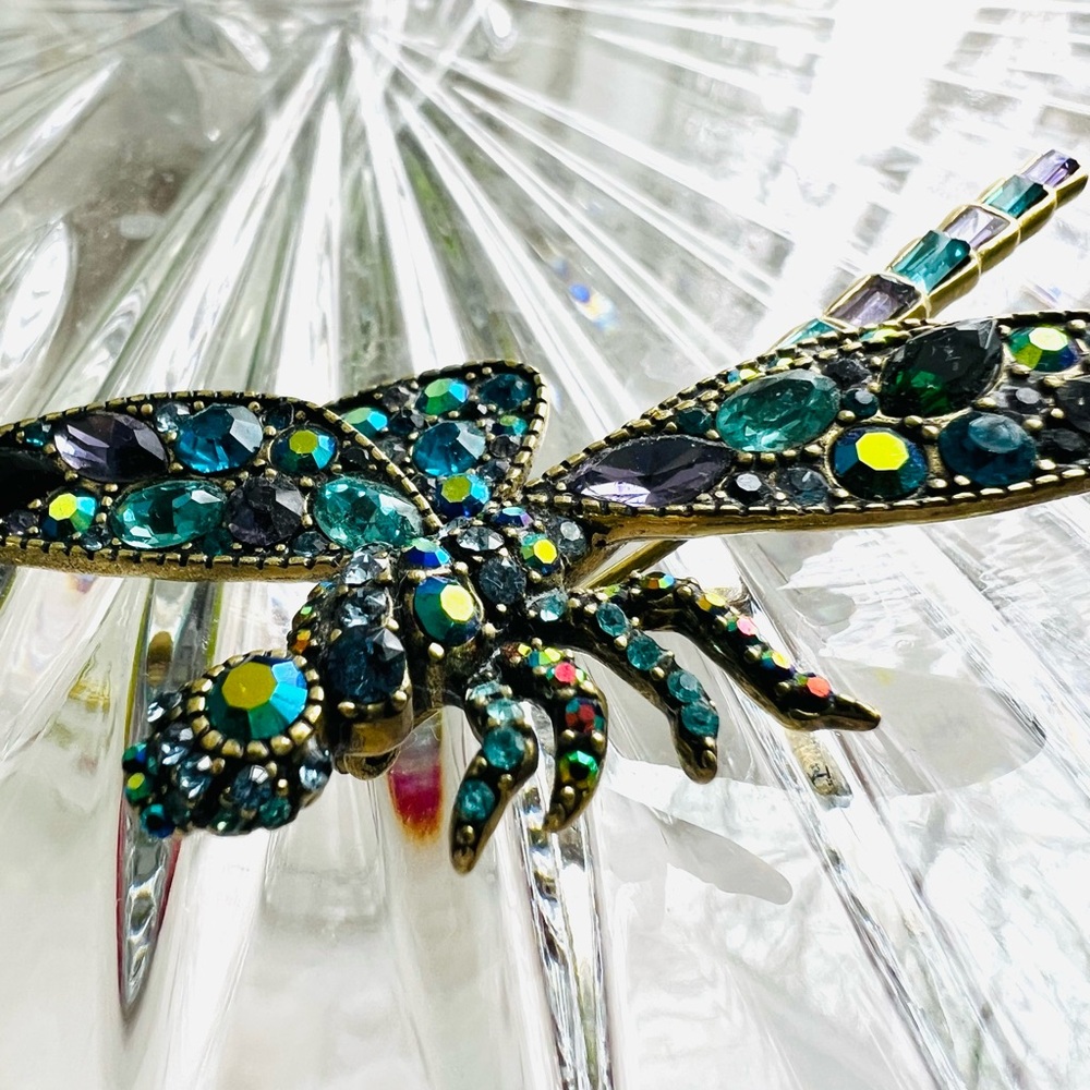 Exquisite Heidi Daus Dragonfly Collectible Brooch with Green and Blue Crystals